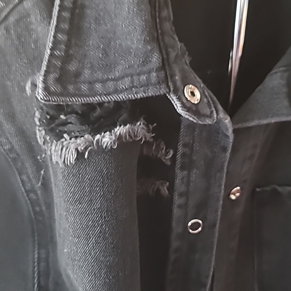 Destressed Jean Shacket - Picture 3 of 10